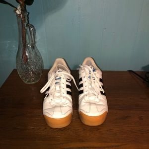 Samoa Adidas sneakers